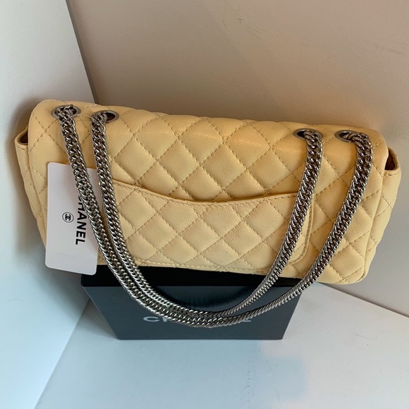 💛CHANEL Butter Yellow Bone Ivory East West Bijoux Silver Chain Quilted Flap Bag - Picture 5 of 16